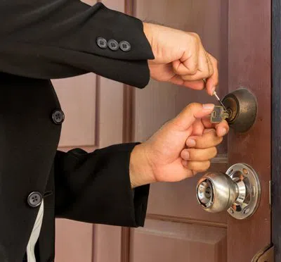 Locksmith Lock Store Shawnee, KS 913-364-2656